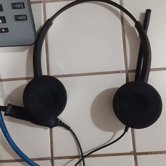 Avaya J179 Professional Office Corded IP Phone With Headset - Picture 3 of 12